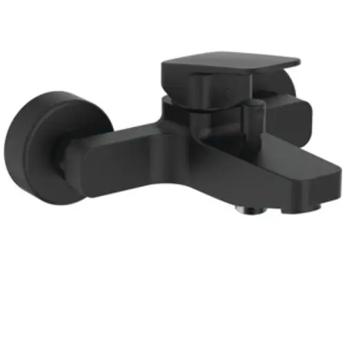 Schwarze Badearmatur von Ideal Standard mit einem klaren, minimalistischen Design. Die Armatur besitzt einen Hebel zum Einstellen der Wassertemperatur und -menge.
